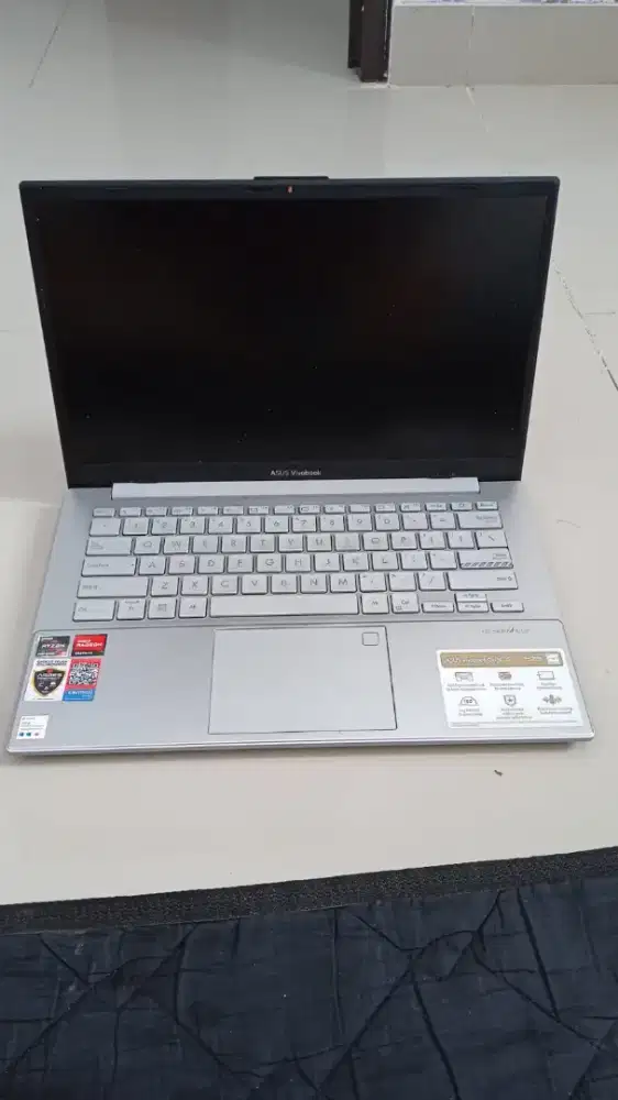 ASUS VIVOBOOK GO 14 E1404EA RYZEN 3 7320 8 GB  512 GB