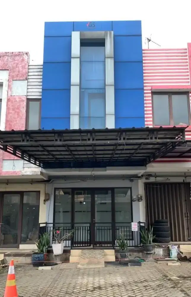 Dijual Ruko di Legenda Wisata. Siap Pakai, cocok untuk kantor.
