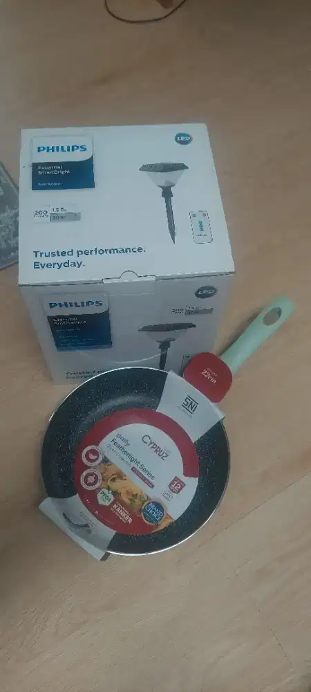 Philips Lampu Taman Tenaga Surya 20 W