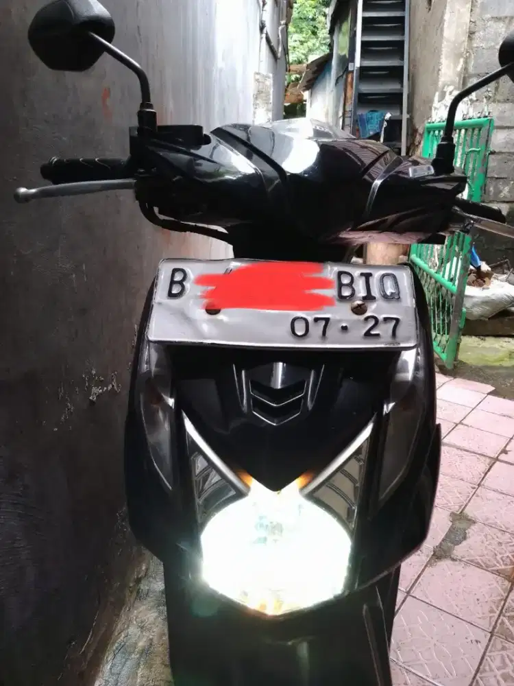 Beat 2016 warna Hitam