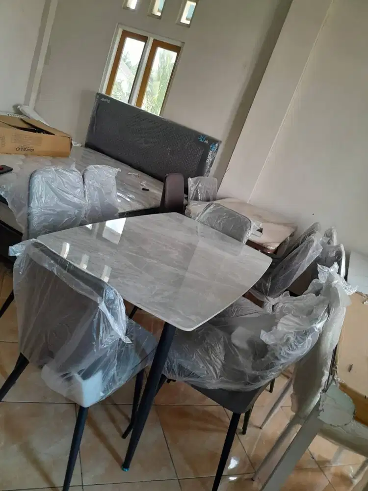 READY MEJA MAKAN MARMER 6 KURSI GRATIS ANTAR