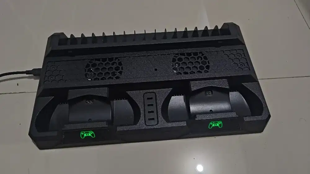 DOBE Multifunctional Charging & Cooling Stand PS4 Pro/Slim/Fat 18119