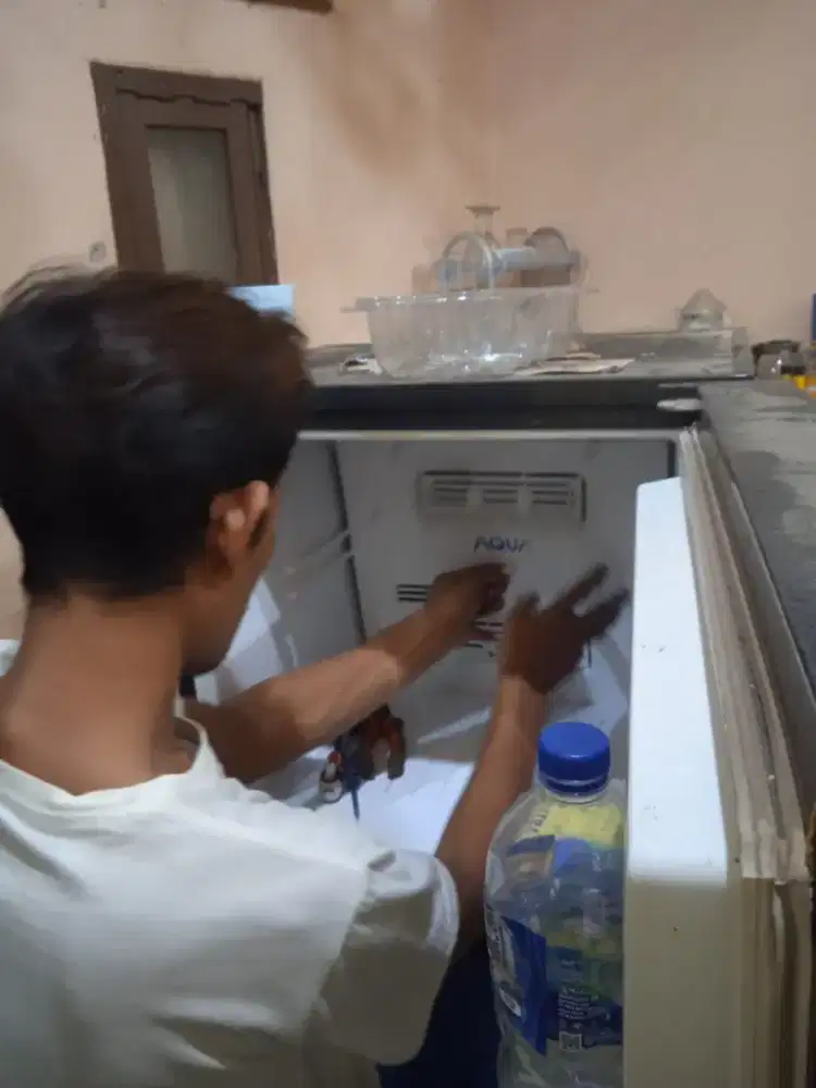 Servis kulkas, servis mesin cuci, servis pompa air