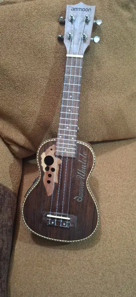 Ukulele Ammoon Rosewood Kondisi Bagus