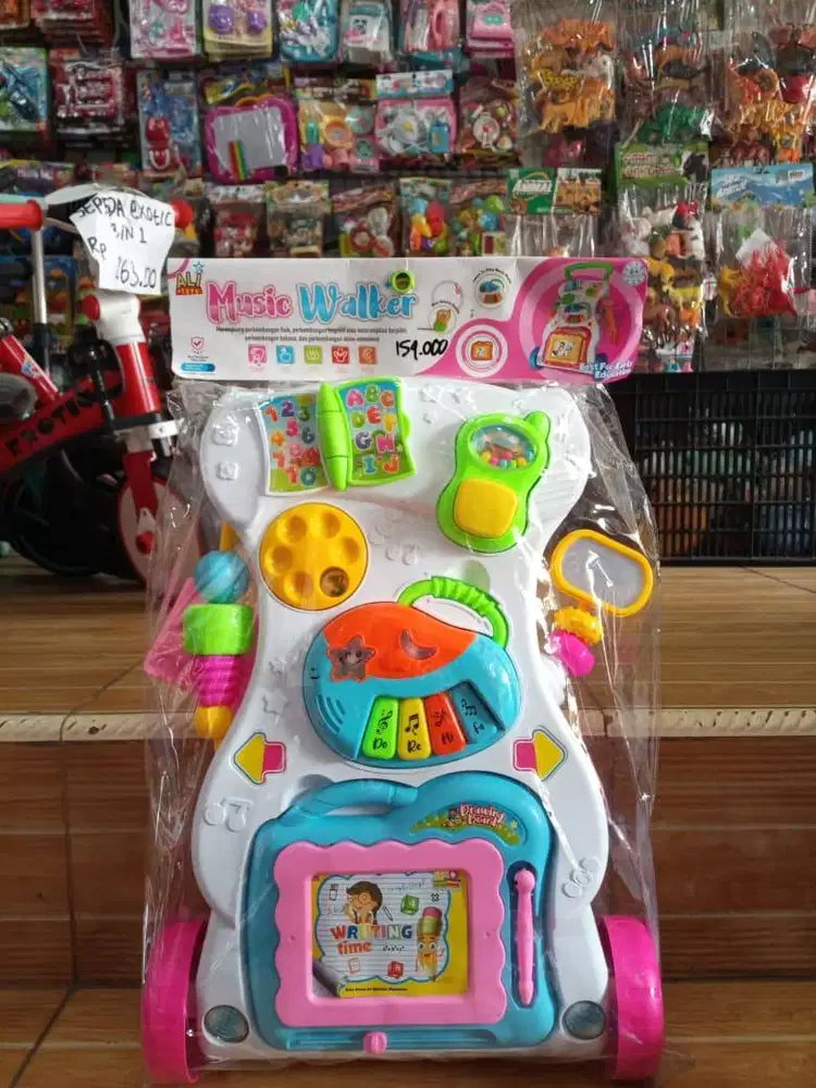 mainan anak musik walker