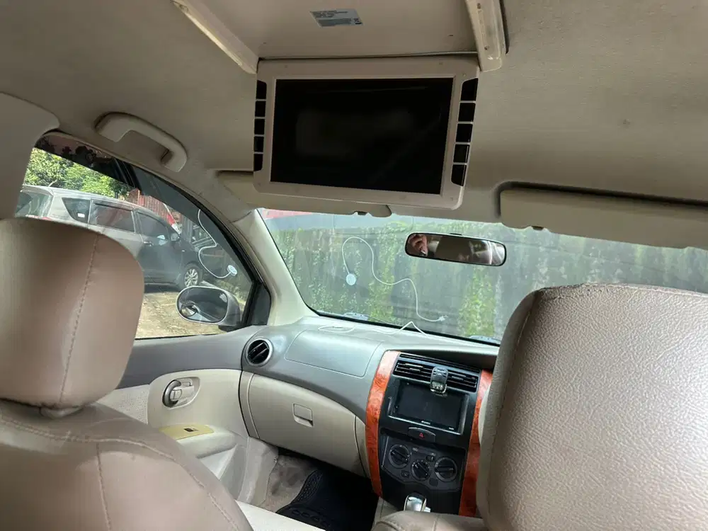 Nissan Grand livina 2010 Bensin