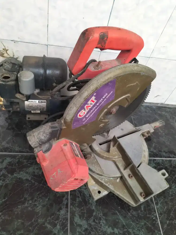 Mesin potong atau gerinda