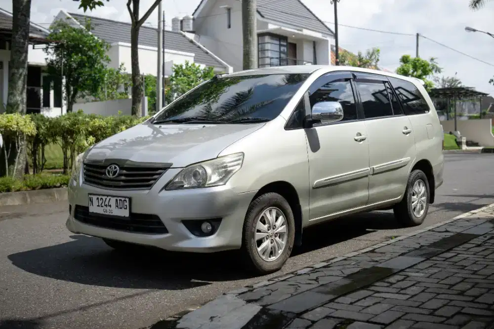 Innova G Diesel Matic 2013. Innova. G. 2.5. AT.