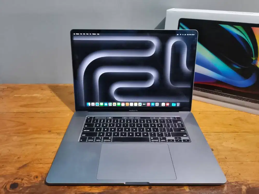 Macbook Pro 2019 16 inci Core i9 16/1TBGB Radeon Pro 5500M 4GB Fullset