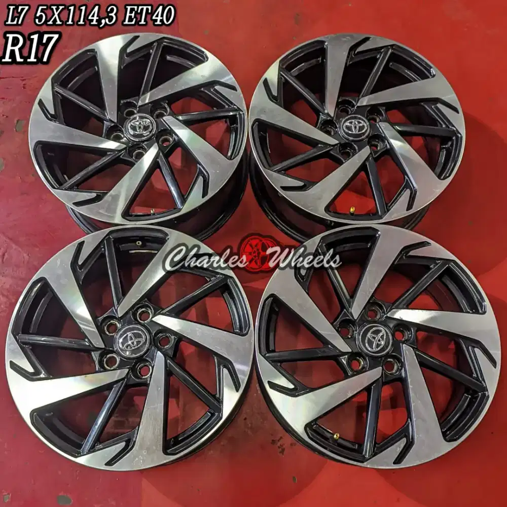 Jual velg rush r17 5x114,3 terios innova camry dll