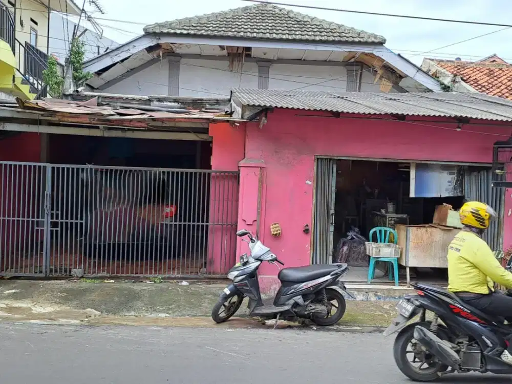 Dijual Murah Rumah Hitung Tanah Lokasi Pinggir Jalan Raya di Kebon Jeruk Jakarta Barat