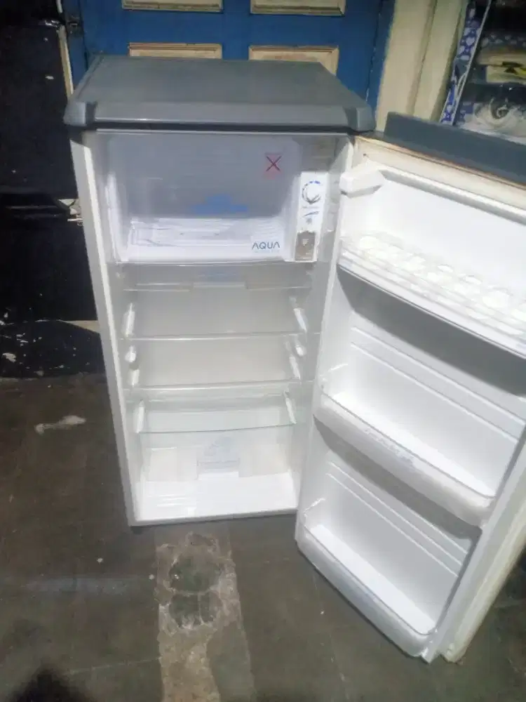 Jual kulkas Sanyo 1msin ori dingin beku normal bisa di antr