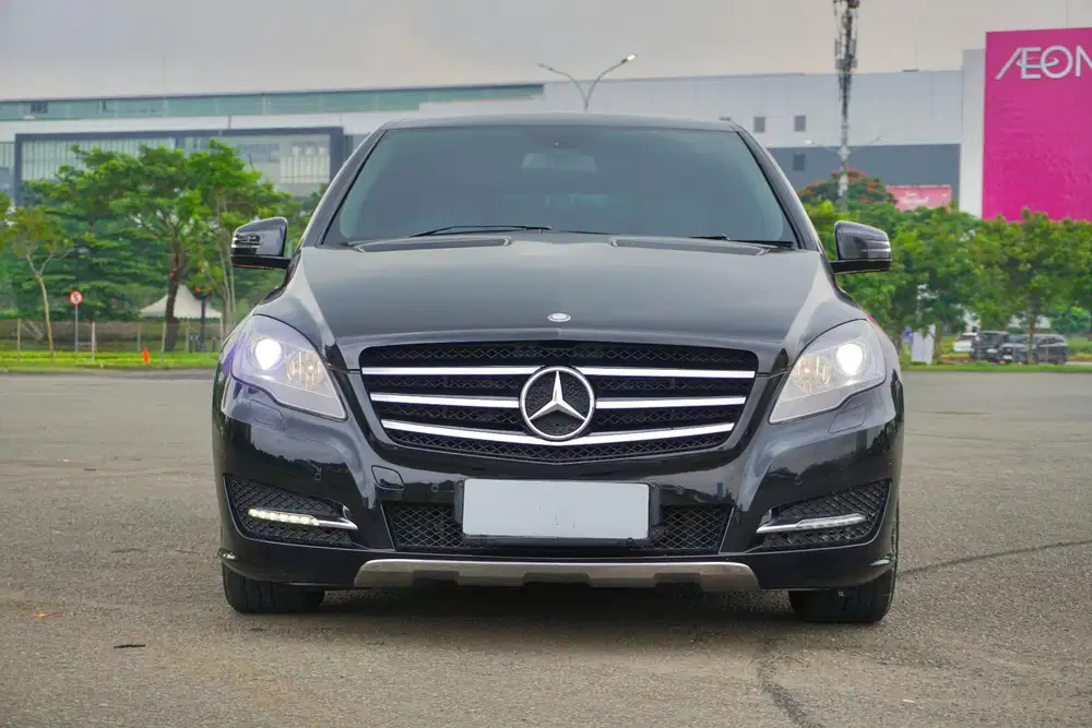 Mercedes Benz R300L
W251 Facelift (Rare) 2011