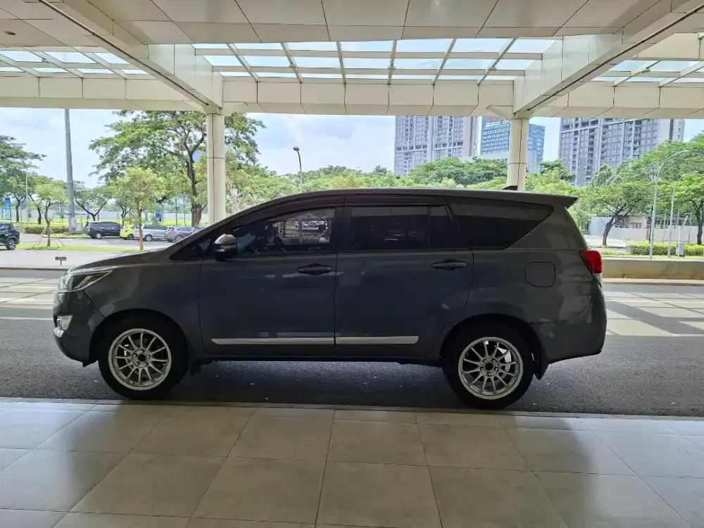 Toyota innova reborn diesel G luxury thn 2018 AT captain seat