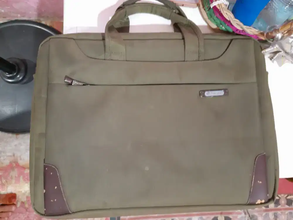 Tas pakaian,kondisi minus pakaian