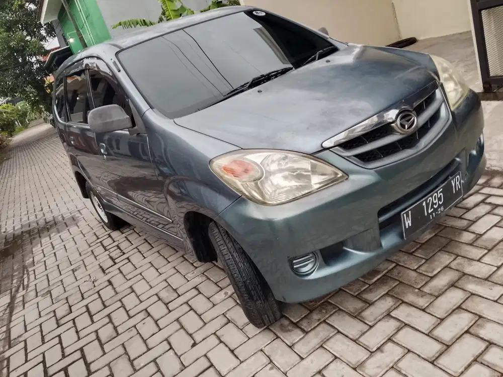 Daihatsu Xenia 2011 Bensin
