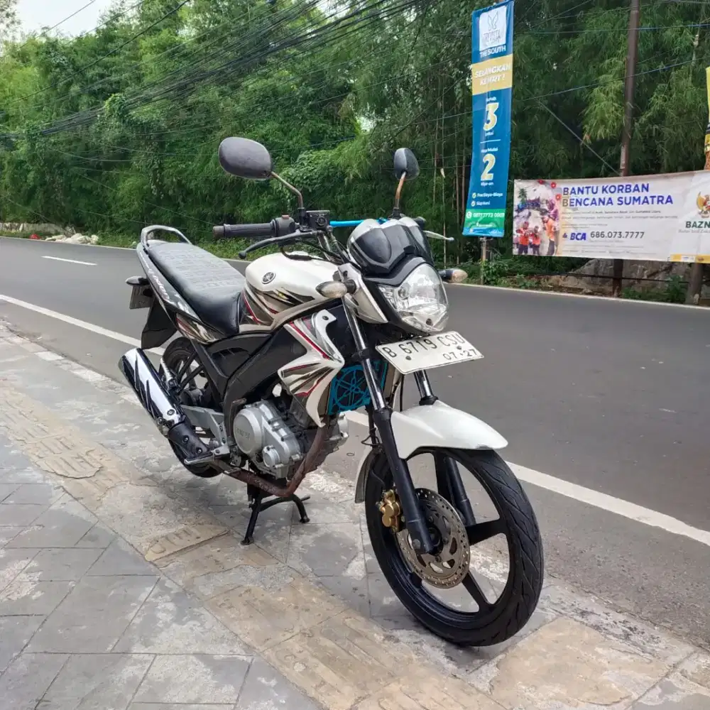 Yamaha Vixion OLD 2011 Orisinil Bagus lengkap