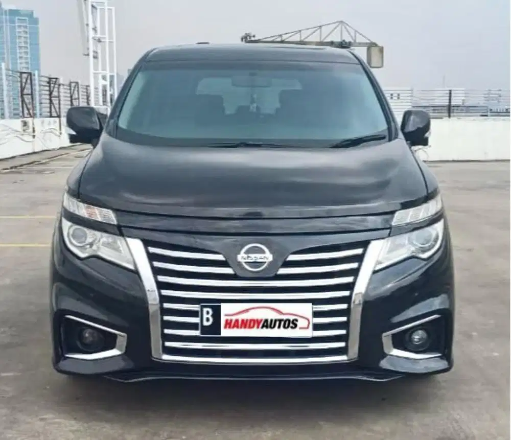 Nissan Elgrand 2.5 HWS Facelift Tahun 2013 Automatic Hitam