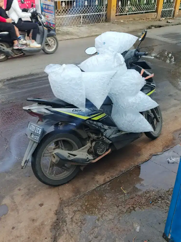 Loker kurir es batu kristal