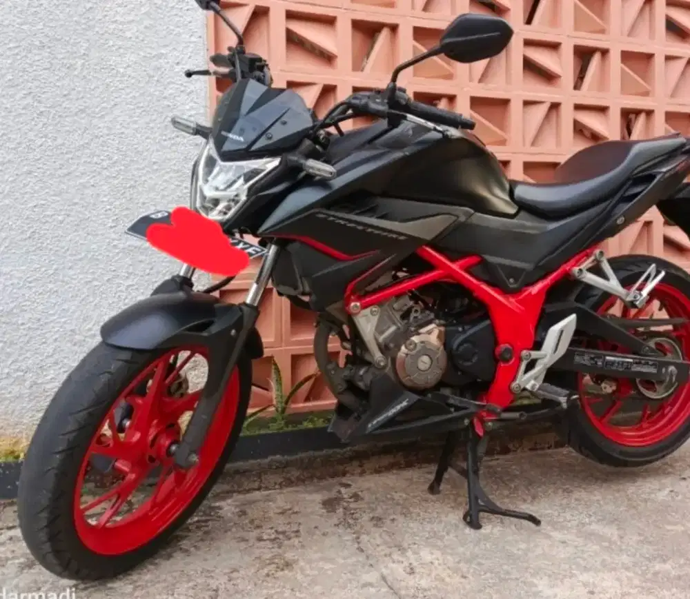 Honda CB150R streetfire th2019 motor baik