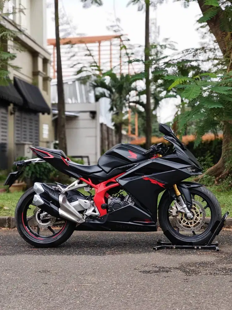 HONDA CBR250RR NON ABS 2020 HITAM KM LOW PAJAK PANJANG SUPERB