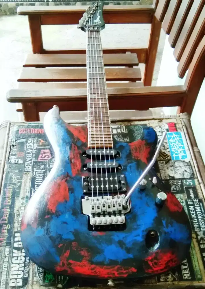 Gitar ibanez Abstrak