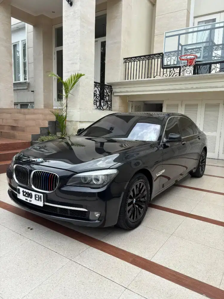 Dijual BMW 740LI 2011 - Luxury Sedan, Nyaman, Gagah