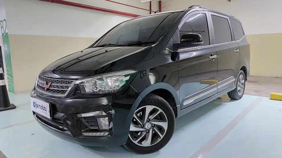 DP MURAH Wuling Confero S 1.5 L Bensin-MT 2019 Hitam CTYNB