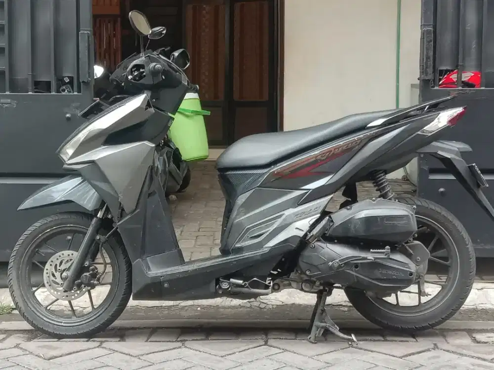 Vario 125 thn 2016 hitam grey