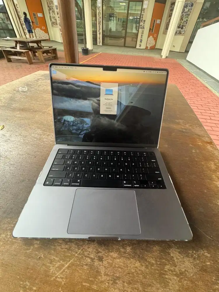 Macbook Pro M1 Pro 1Tb ram 32Gb