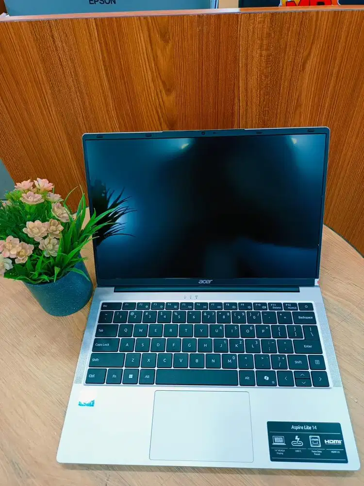 LAPTOP ACER ASPIRE LITE