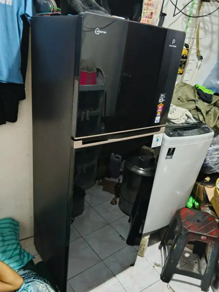 Kulkas  2 Pintu Polytron Inverter