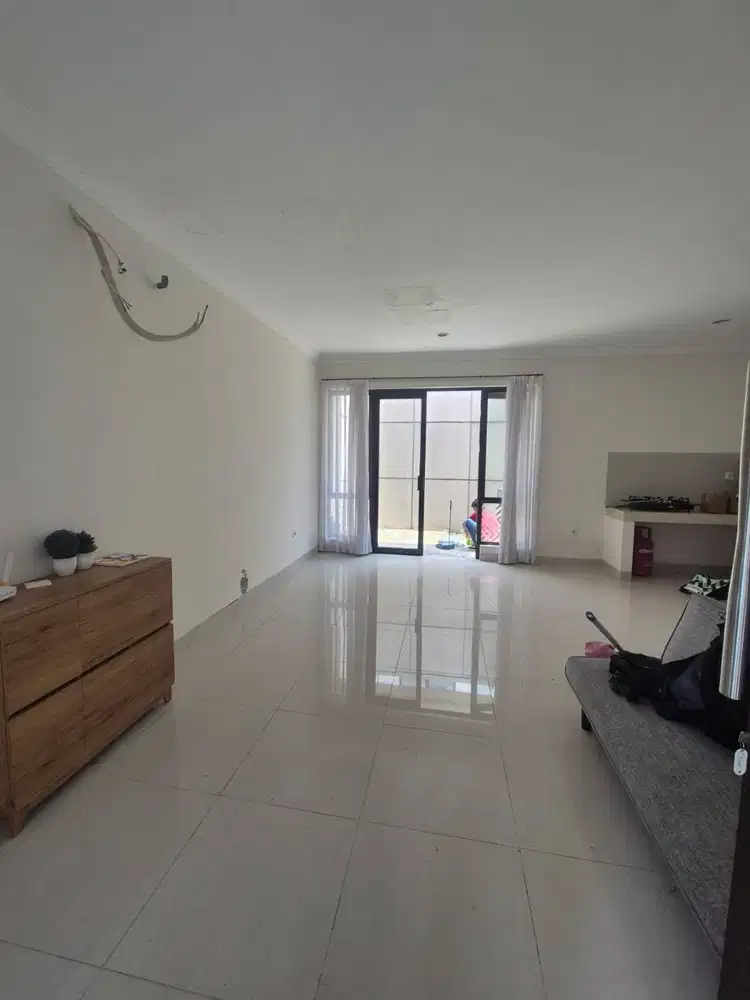 Disewakan Rumah Semi Furnish di Podomoro Park, Amagriya