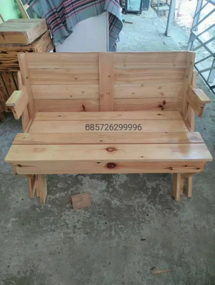 Kursi lipat bisa jadi meja