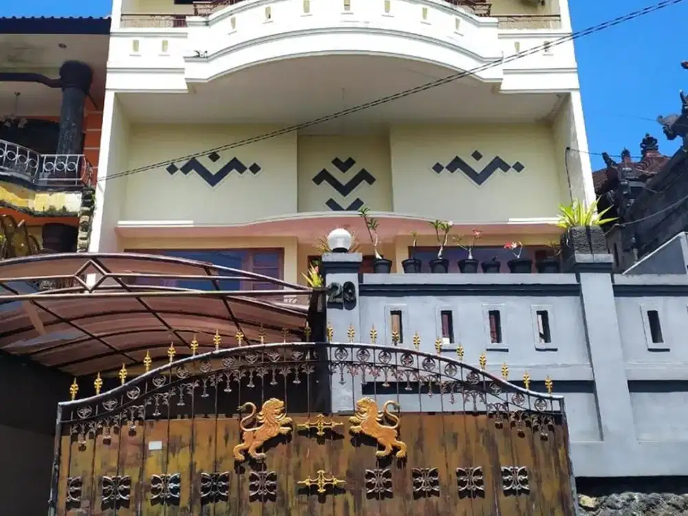 Rumah Mewah 3 Lantai Dijual, di Karangsari Denpasar Barat Area
