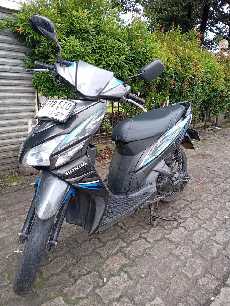 di jual Vario warna biru hitam thn 2012