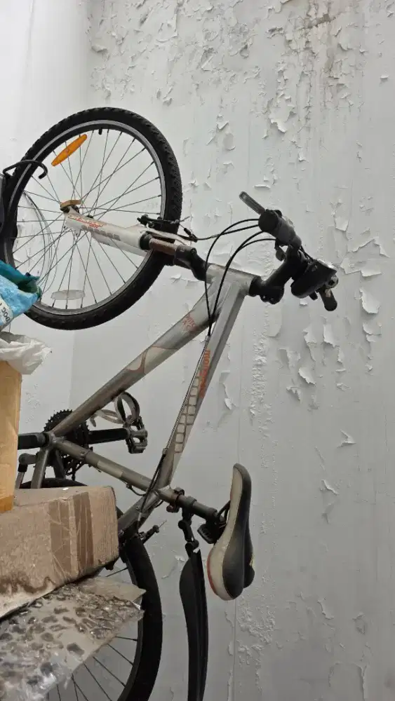 Jual Sepeda MTB brand Mongoose karena tidak terpkai