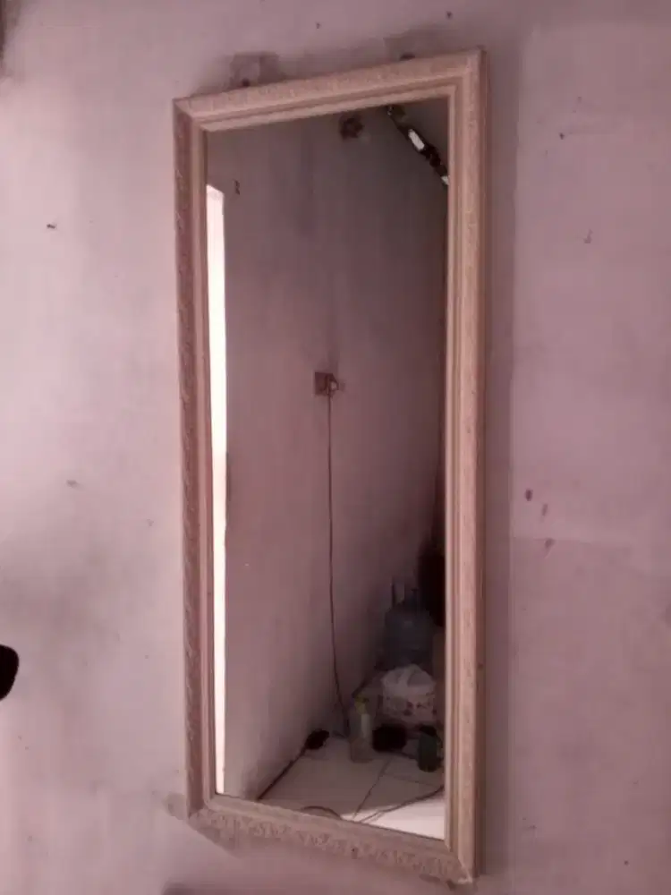 Dijual cepat Cermin fullbody frame ukiran