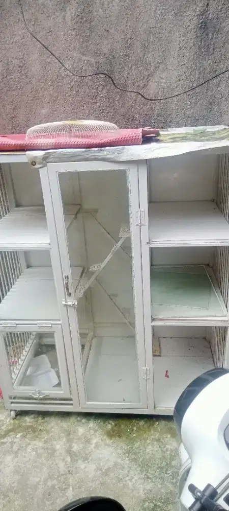 Kandang Tingakt Besi Alas Keramik .ad mines dikit kaca 2 ga ad