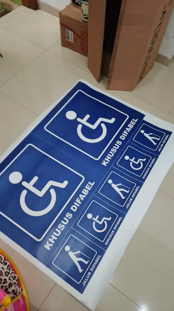 STICKER LANTAI STIKER RAMBU JALAN KHUSUS DIFABEL PRINTING CUTTING Dll