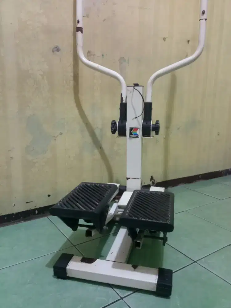 Alat fitnes mode stepper