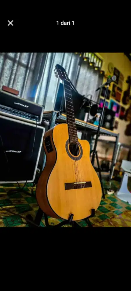Jual cepat perlu dana Gitar Classic Elektrik !! Merk Cowboy original