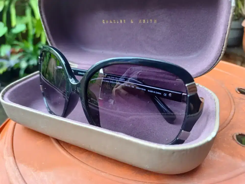 CHARLES & KEITH Sunglasses Kacamata Hitam