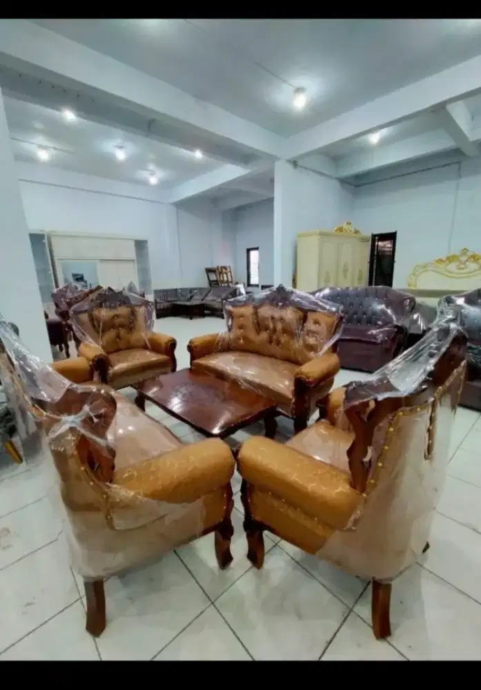 satu set sofa credit