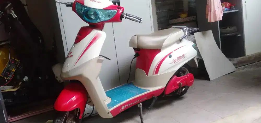 Sepeda Listrik Selis Merpati