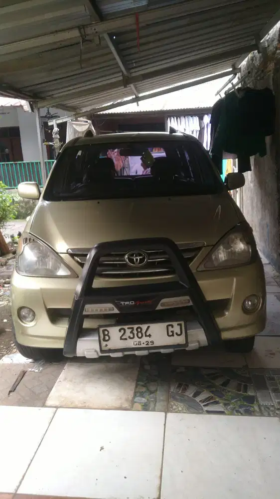 Toyota Avanza 2004 Bensin