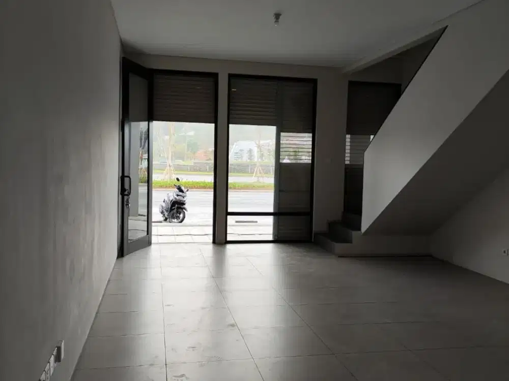 Disewakan Ruko Baru Strategis Kota Baru Parahyangan