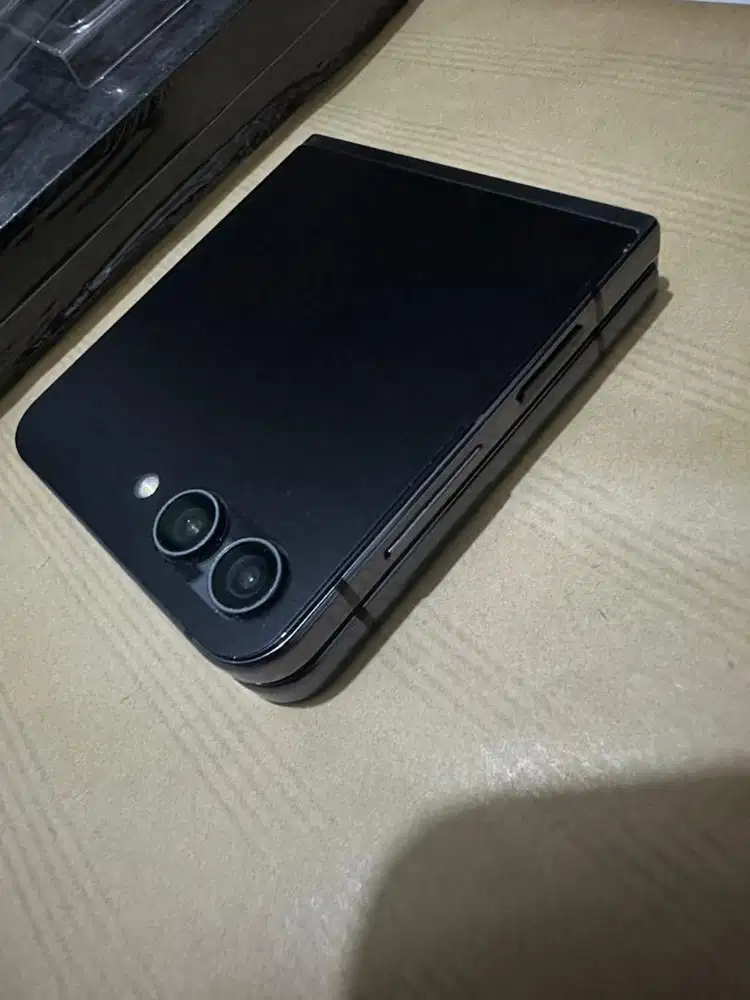 SAMSUNG GALAXY FLIP 5 512gb EX GARANSI SEIN