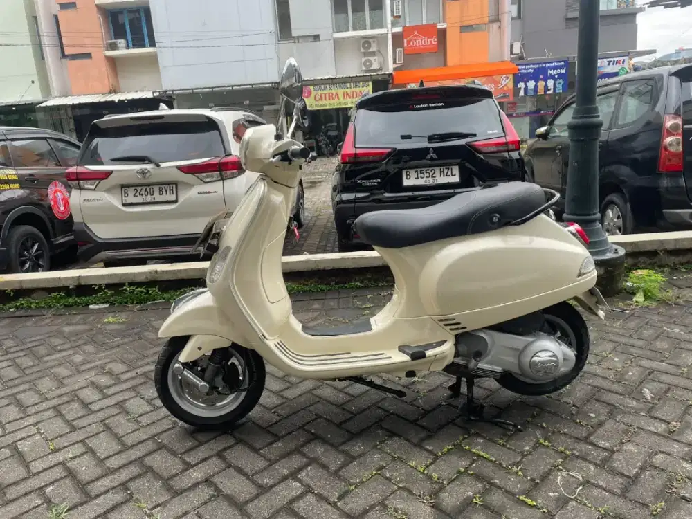 Vespa LX 150 2011 Pajak Panjang