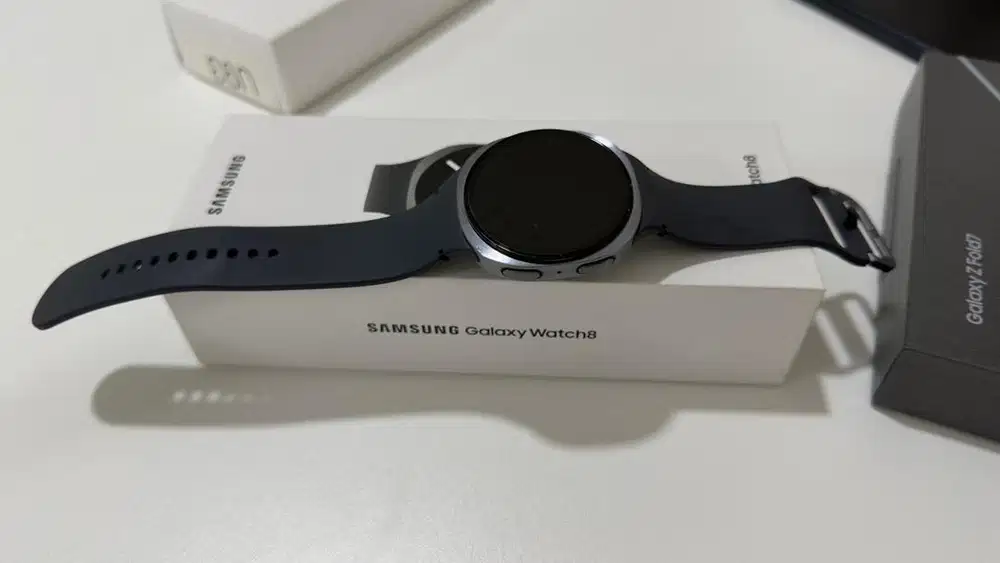 Samsung Galaxy Watch 8 Graphite Warranty ON